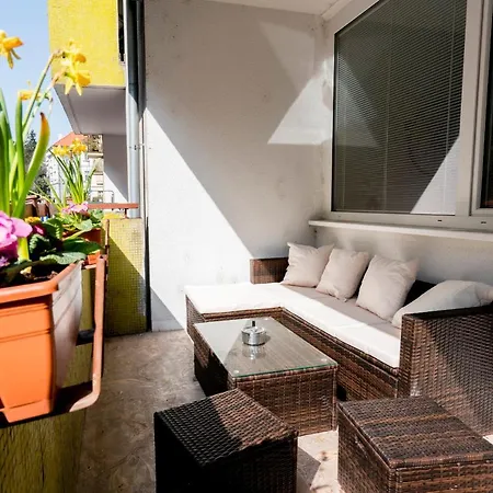 Stylish Centrally Located 1br With Parking * ברטיסלאבה